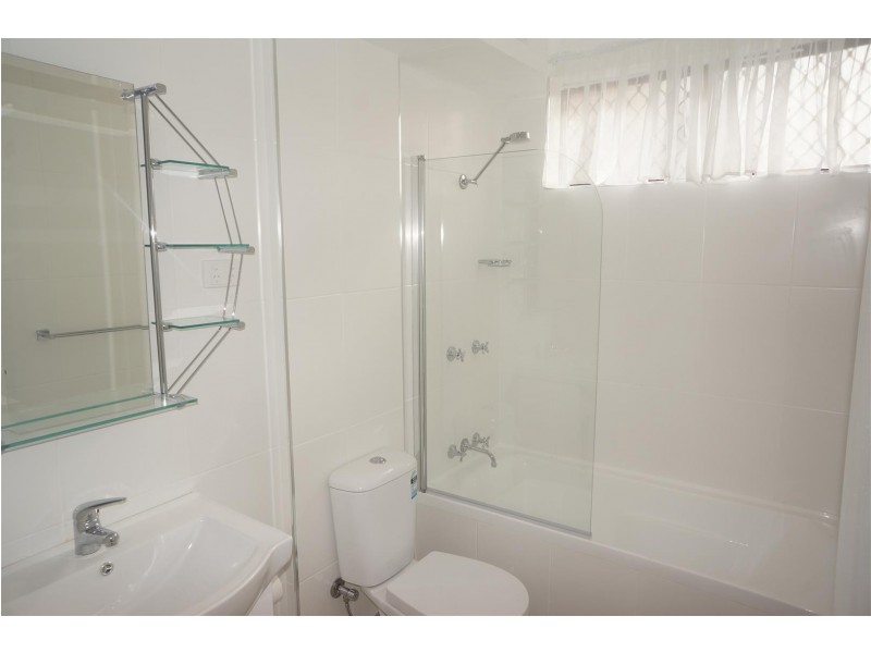 1/34 Remembrance Avenue, Warwick Farm NSW 2170