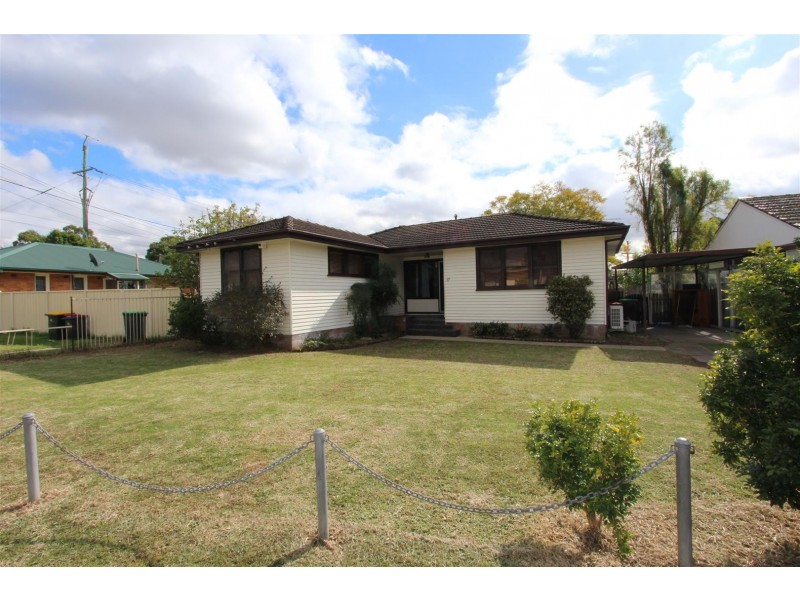 17 Renshaw Street, Warwick Farm NSW 2170