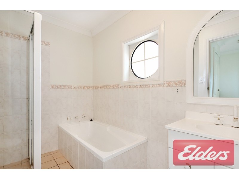 2/51 Trafalgar Street, Glenfield NSW 2167