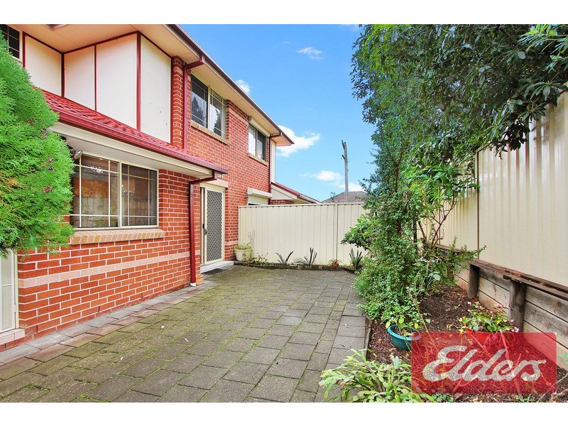 2/51 Trafalgar Street, Glenfield NSW 2167
