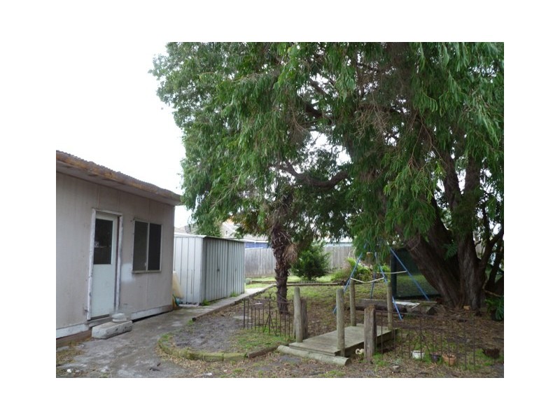 11 Northcliffe Road, Edithvale VIC 3196