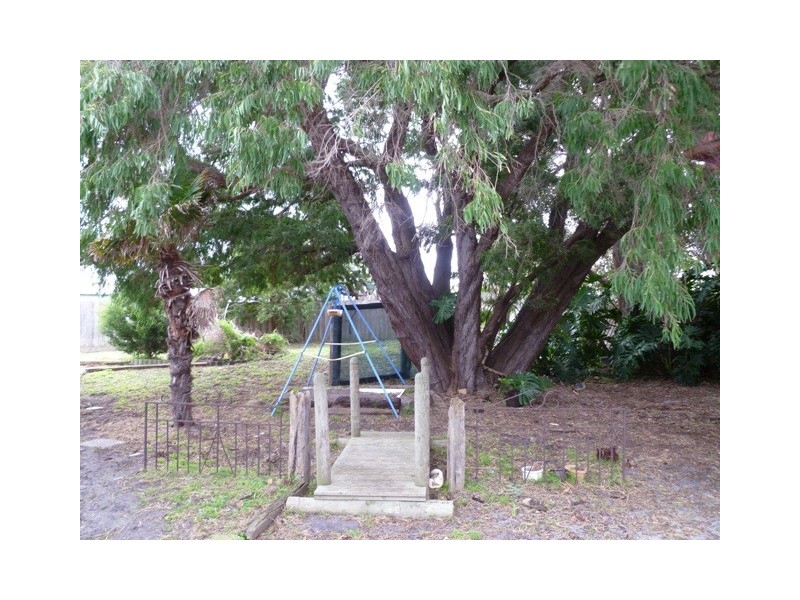 11 Northcliffe Road, Edithvale VIC 3196