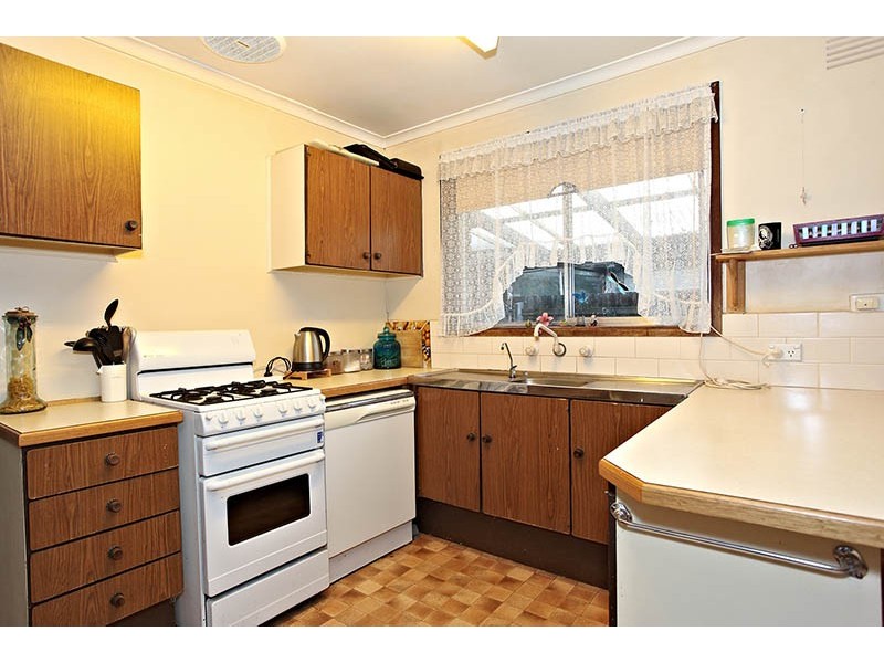 11 Raymond Avenue, Langwarrin VIC 3910