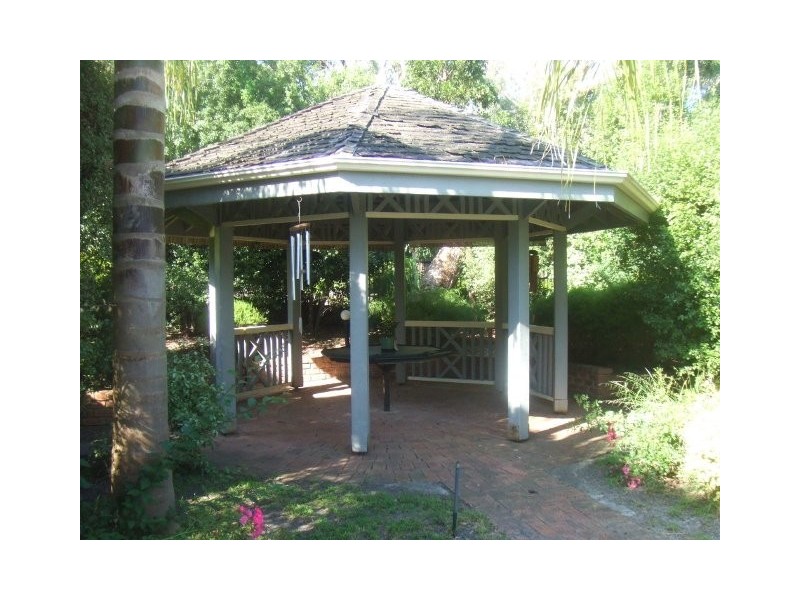 19 – 21  Banool Crescent, Mount Eliza VIC 3930