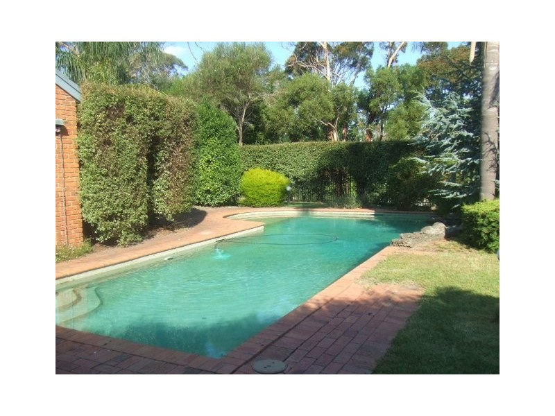 19 – 21  Banool Crescent, Mount Eliza VIC 3930