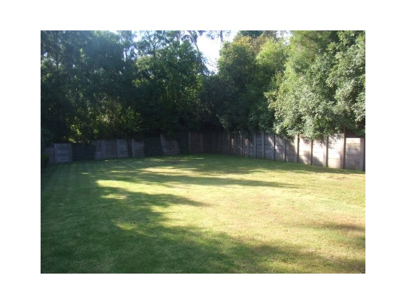 19 – 21  Banool Crescent, Mount Eliza VIC 3930