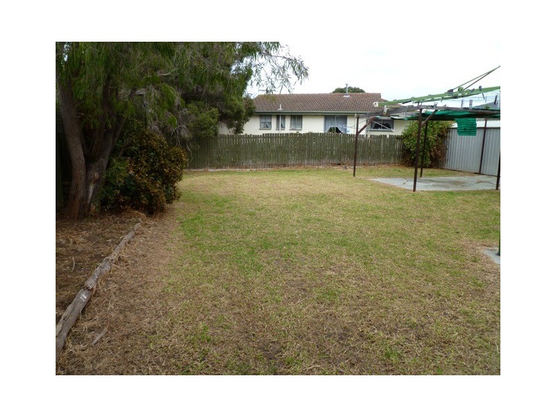 11 McCoubrie Avenue, Sunshine West VIC 3020