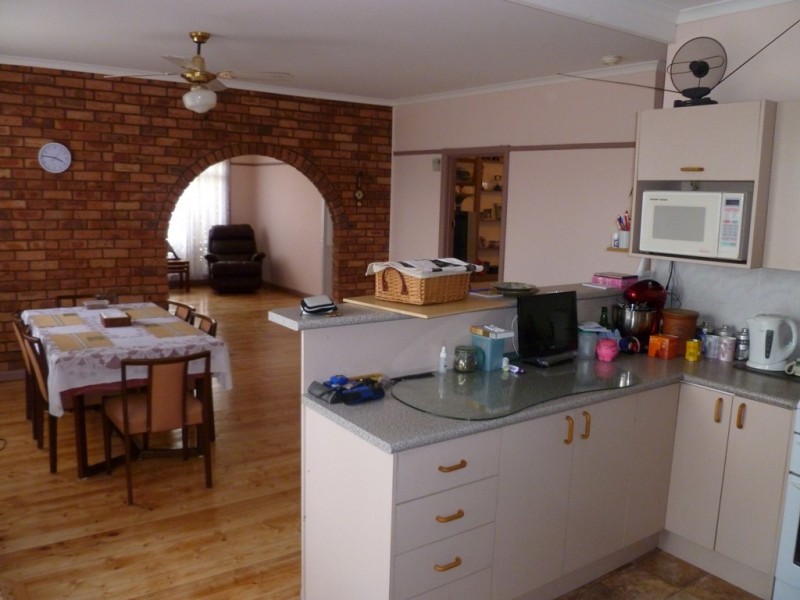 2 Cuthbert Road, Reservoir VIC 3073