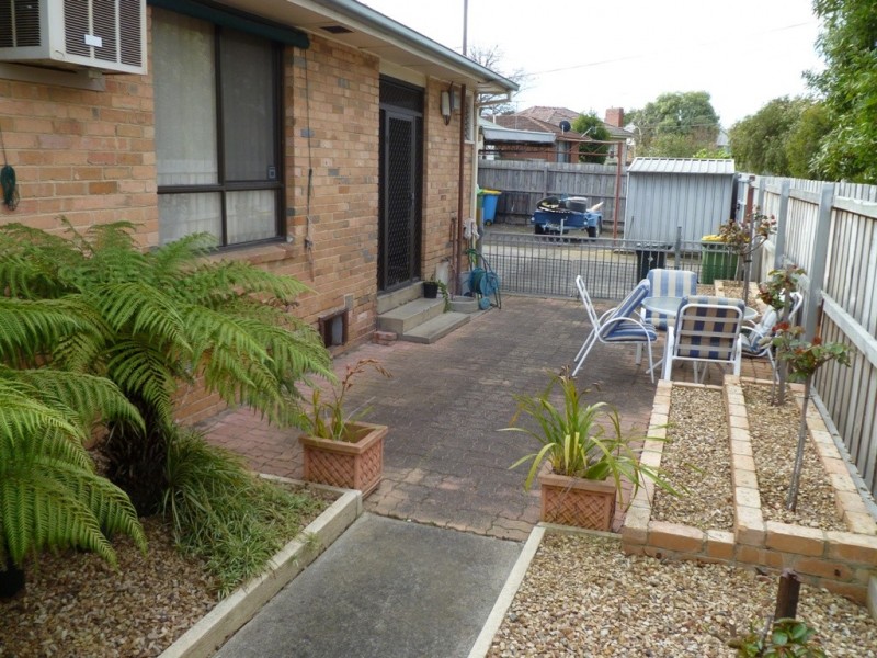 2 Cuthbert Road, Reservoir VIC 3073