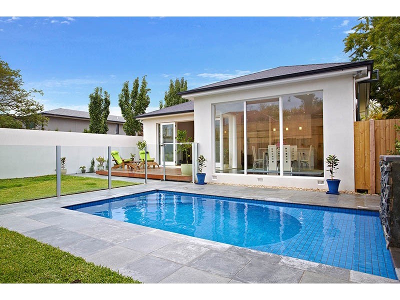 8 Young Street, Brighton VIC 3186