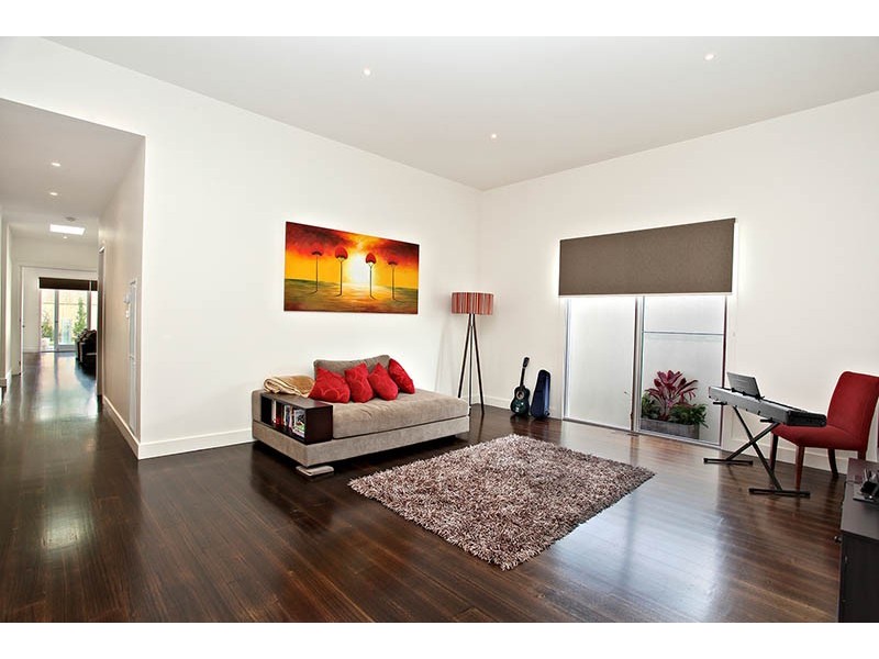8 Young Street, Brighton VIC 3186