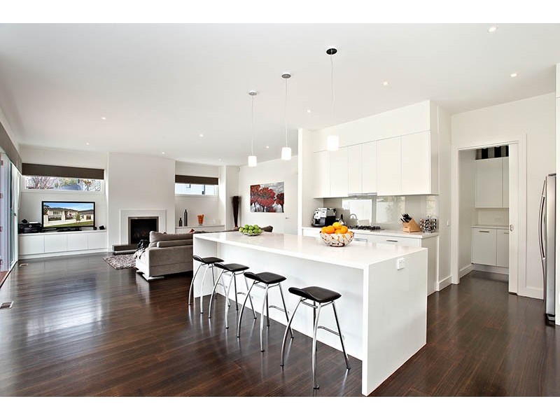 8 Young Street, Brighton VIC 3186