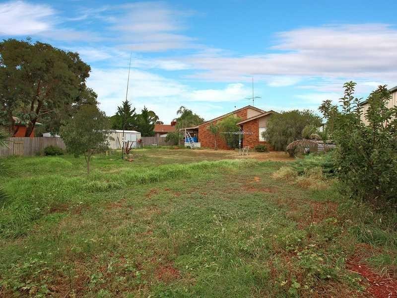 3 Van Court, Melton West VIC 3337