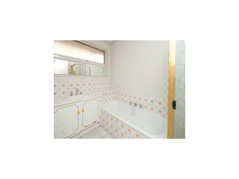 100 Loch Road, Dandenong North VIC 3175