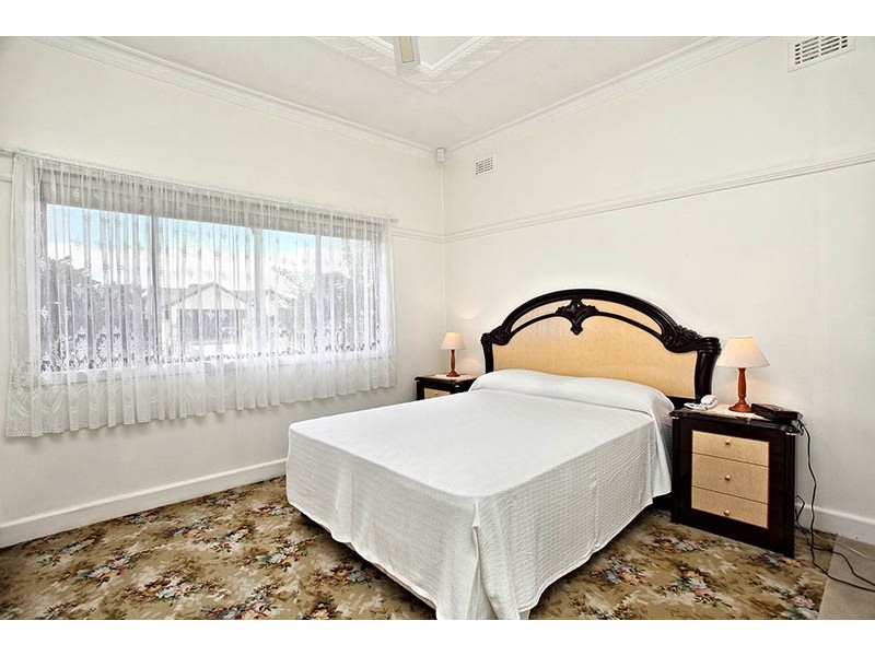 6 Dennis Street, Reservoir VIC 3073