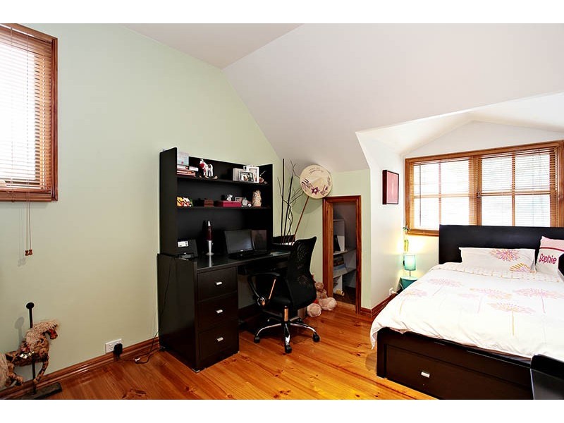 50A Wheatley Rd, Mckinnon VIC 3204