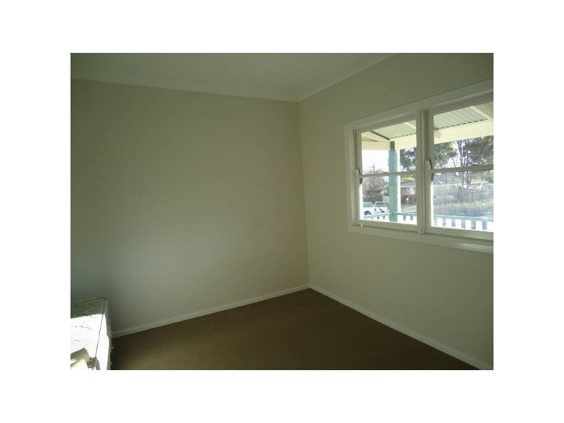 12 Morson Ave, Armidale NSW 2350