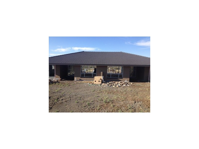 26-28 Silversmith Close, Gunnedah NSW 2380