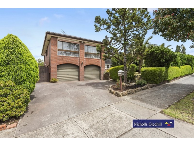 88 Daniel Solander Drive, Endeavour Hills VIC 3802