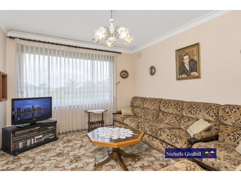 88 Daniel Solander Drive, Endeavour Hills VIC 3802