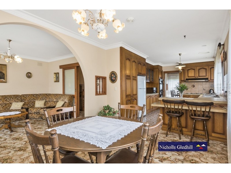 88 Daniel Solander Drive, Endeavour Hills VIC 3802