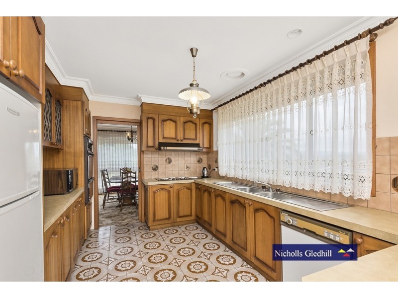 88 Daniel Solander Drive, Endeavour Hills VIC 3802