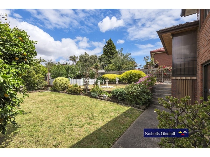 88 Daniel Solander Drive, Endeavour Hills VIC 3802