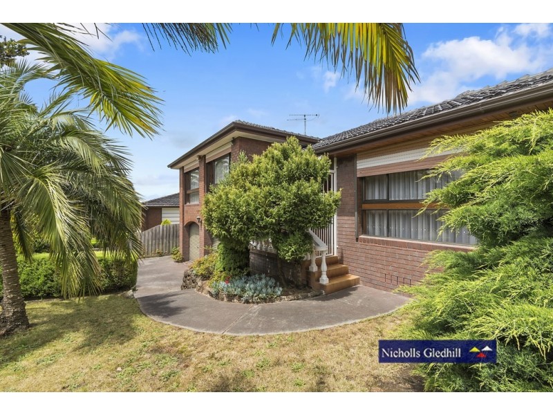 88 Daniel Solander Drive, Endeavour Hills VIC 3802