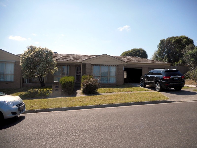 35 CLIFTON WAY, Endeavour Hills VIC 3802