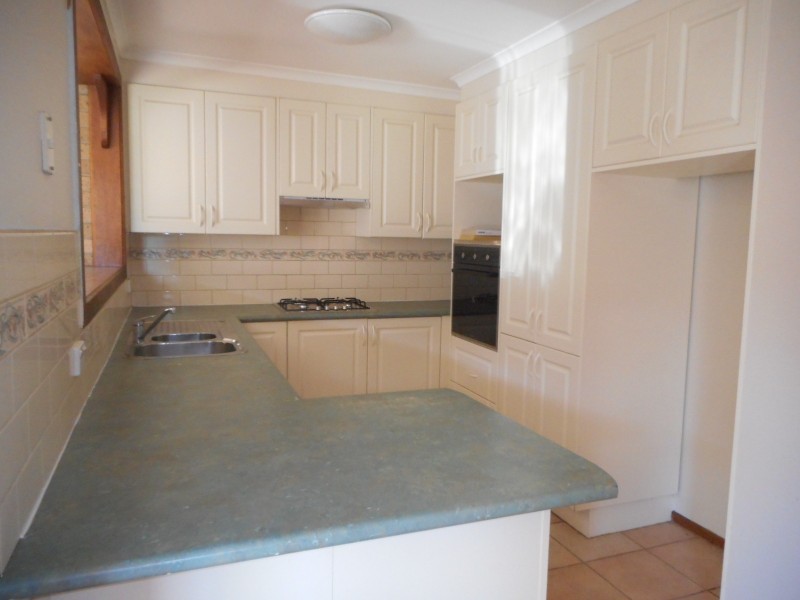 35 CLIFTON WAY, Endeavour Hills VIC 3802