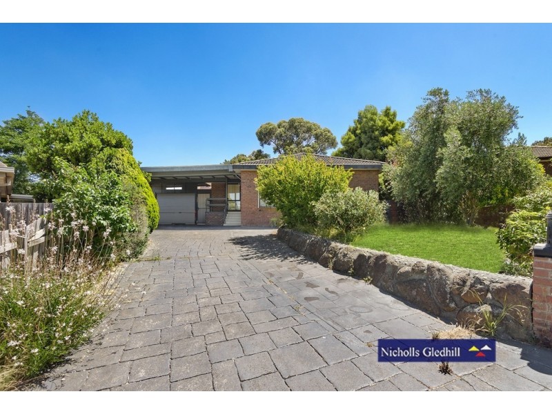 8 Peckover Court, Endeavour Hills VIC 3802