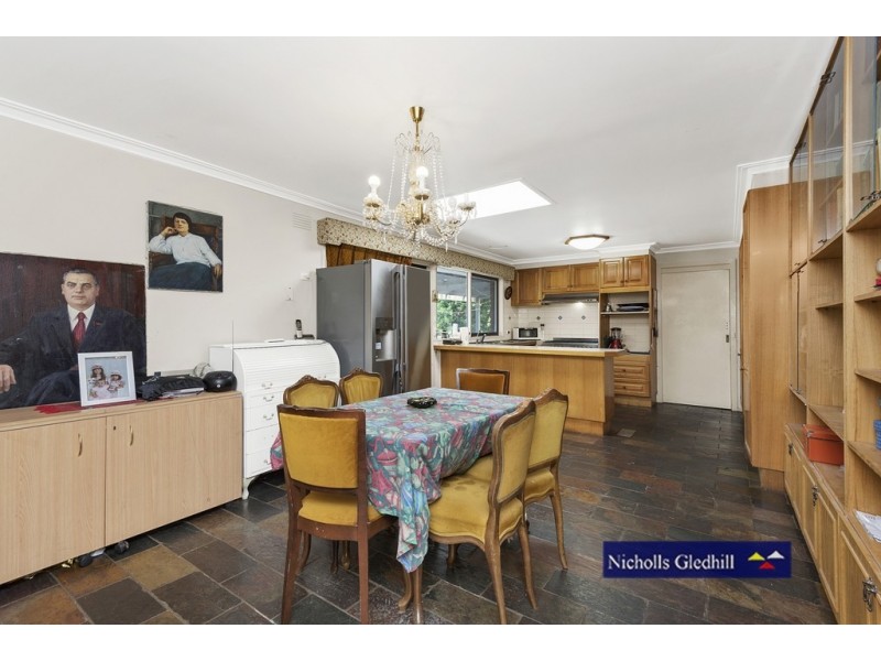 8 Peckover Court, Endeavour Hills VIC 3802