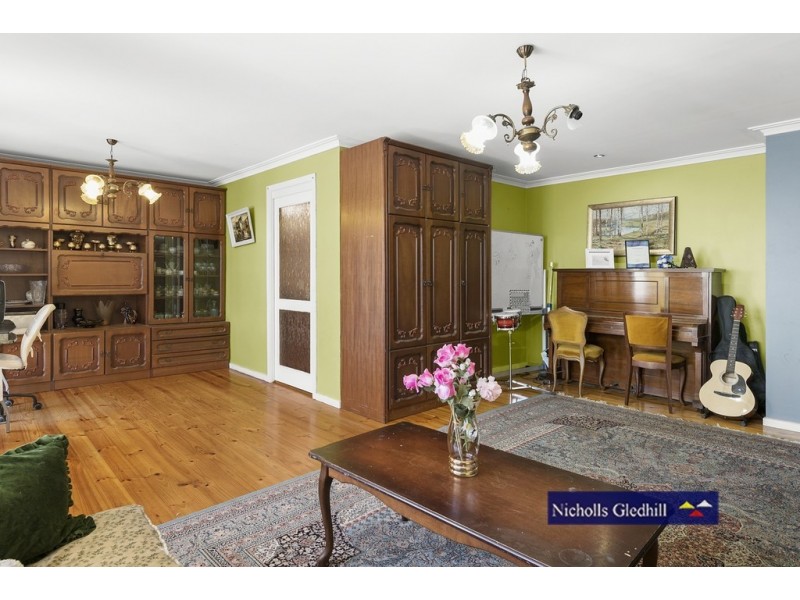 8 Peckover Court, Endeavour Hills VIC 3802