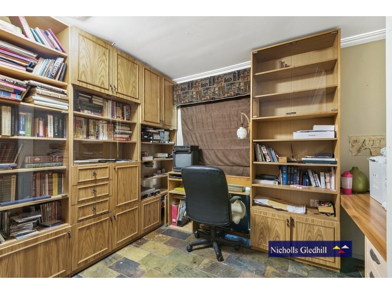 8 Peckover Court, Endeavour Hills VIC 3802