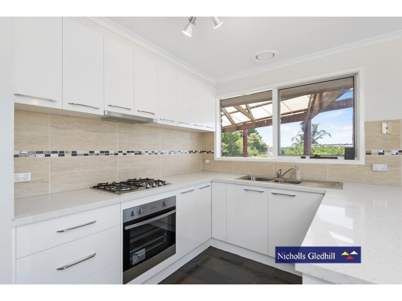 22 John Hunter Drive, Endeavour Hills VIC 3802