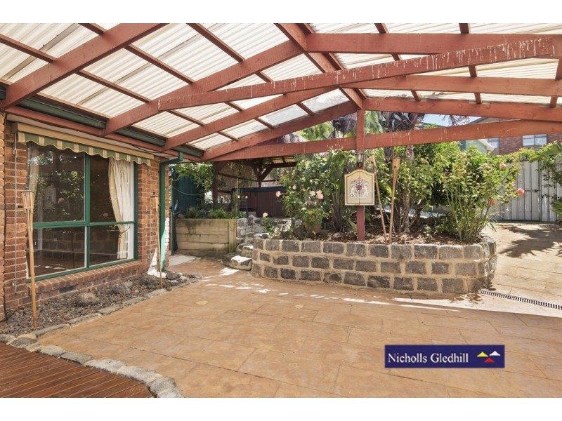 22 John Hunter Drive, Endeavour Hills VIC 3802