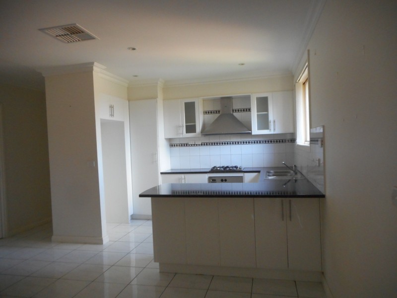 23 John Edgcumbe Way, Endeavour Hills VIC 3802