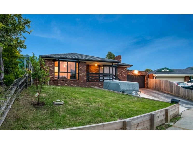 25 GARNET CLOSE, Narre Warren VIC 3805