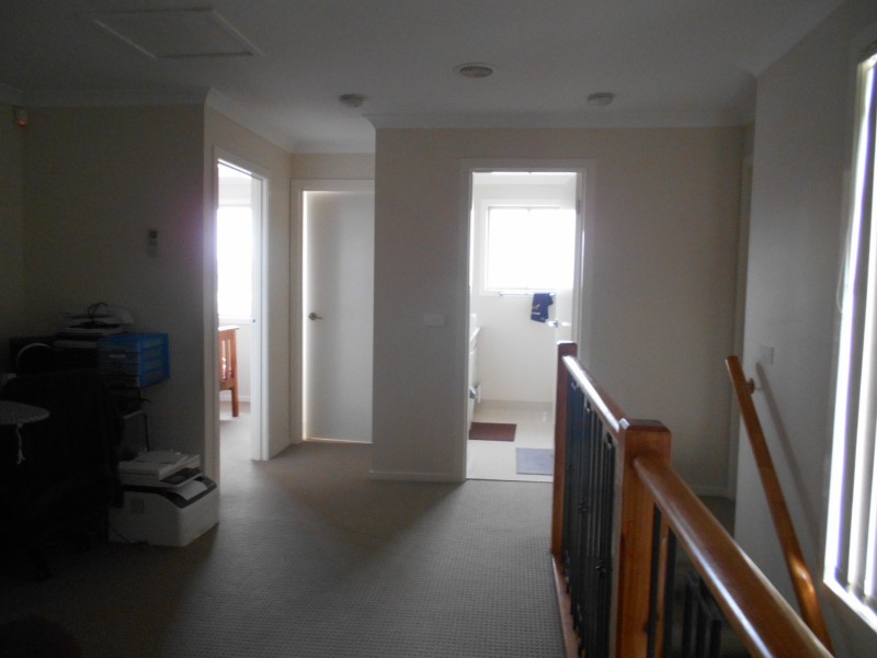 2 AYLESBURY COURT, Hampton Park VIC 3976