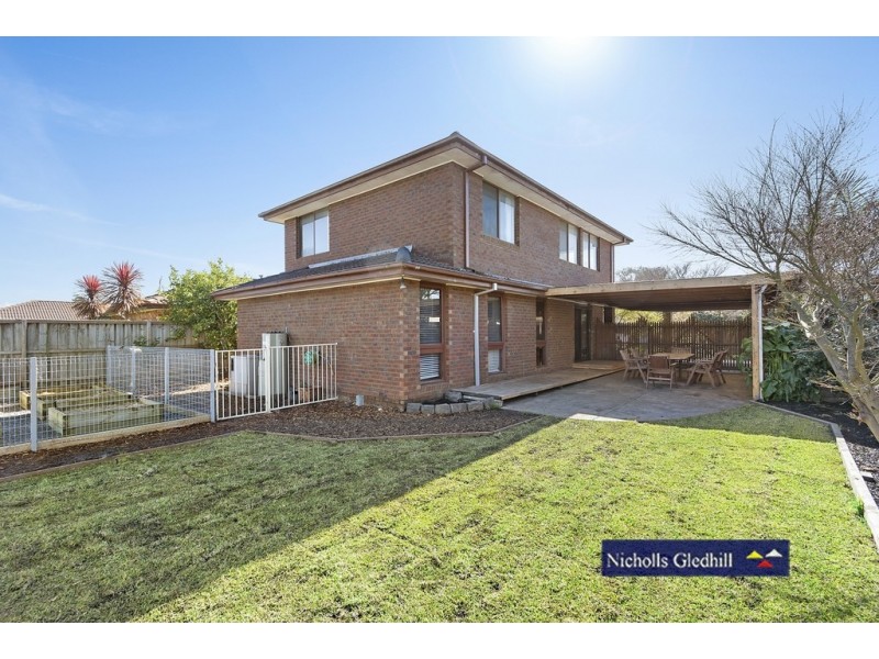32 HEATHERLEA CRESCENT, Narre Warren VIC 3805