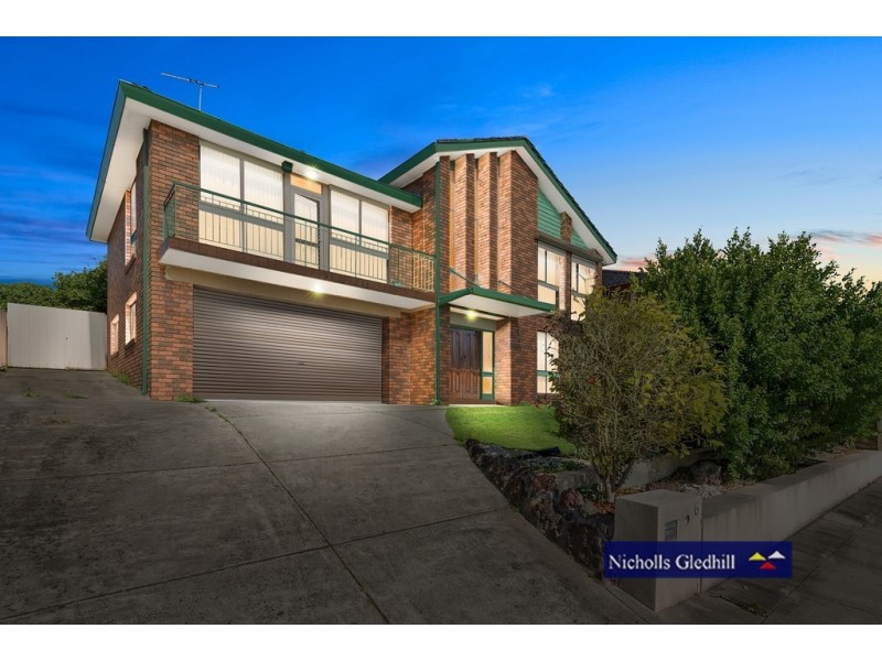 6 GRAY CLOSE, Endeavour Hills VIC 3802