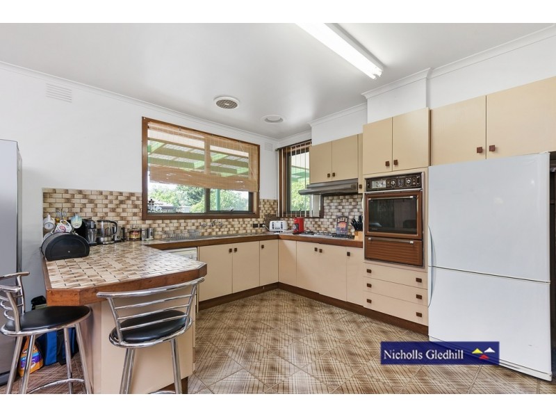 6 GRAY CLOSE, Endeavour Hills VIC 3802