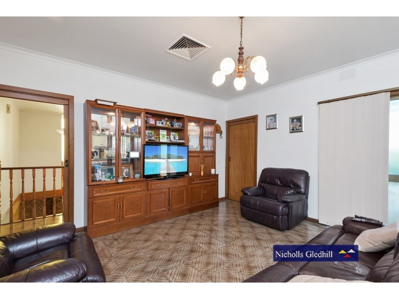 6 GRAY CLOSE, Endeavour Hills VIC 3802