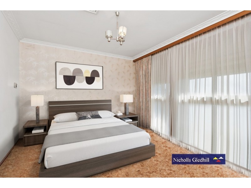 6 GRAY CLOSE, Endeavour Hills VIC 3802