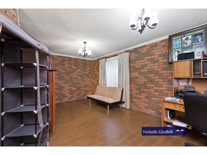 6 GRAY CLOSE, Endeavour Hills VIC 3802