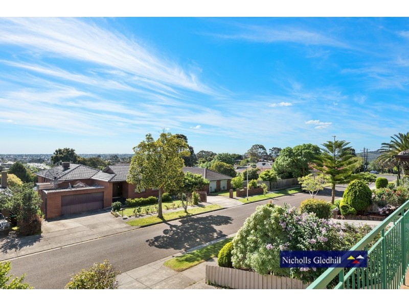 6 GRAY CLOSE, Endeavour Hills VIC 3802