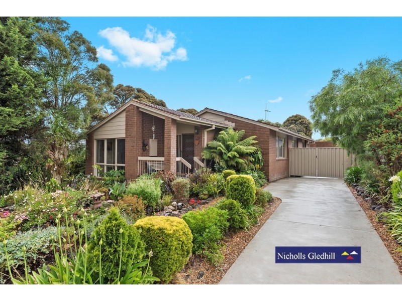 3 Rhyl Close, Endeavour Hills VIC 3802