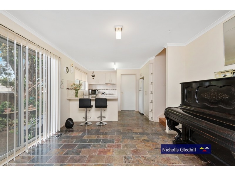 3 Rhyl Close, Endeavour Hills VIC 3802