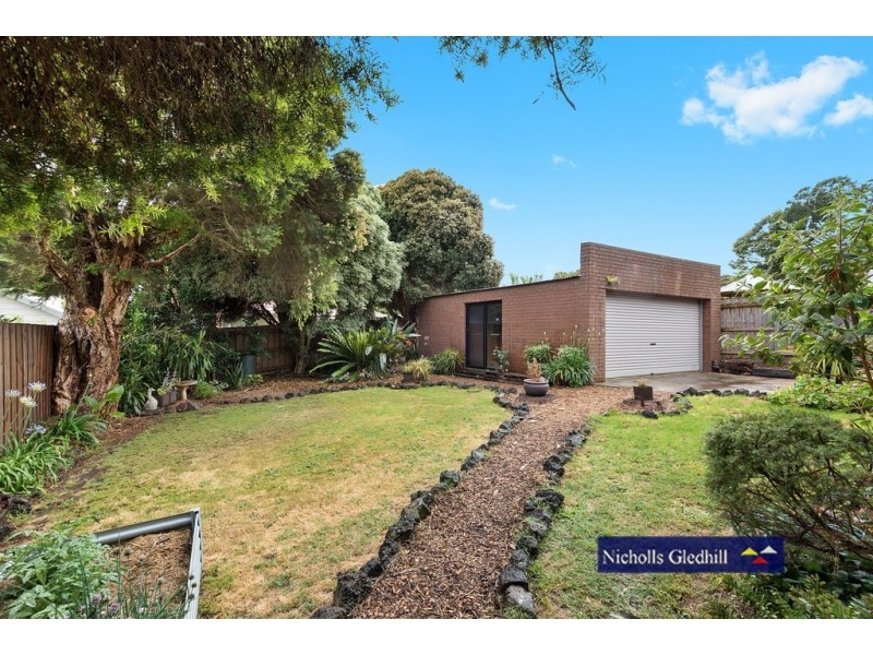 3 Rhyl Close, Endeavour Hills VIC 3802