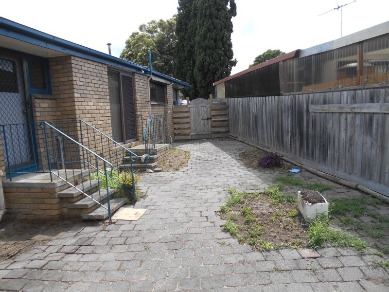 104 JAMES COOK DRIVE, Endeavour Hills VIC 3802